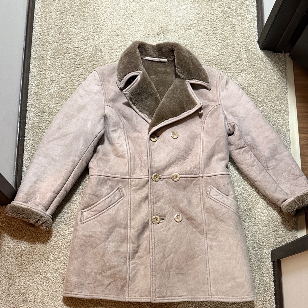 Women's Double-Breasted Shearling Coat - Light Brown
